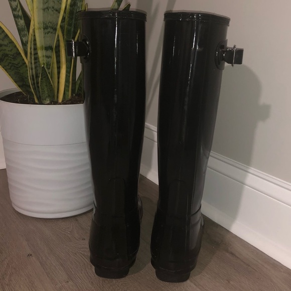 𝅺HUNTER Tall High Gloss Boots | US 7 - Picture 5 of 16